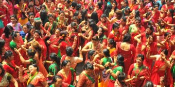 तीजः चाड र नाचले जाेड्छ, राजनीतिकाे नाचले ताेड्छ