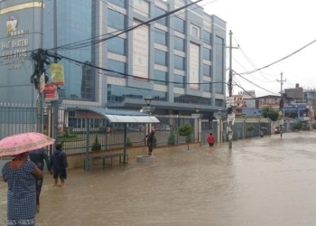 भक्तपुर र बनेपा क्षेत्र डुबानमाः ३ जनाको मृत्यु, क्रेन र डुंगाको सहायता उद्धार हुँदै (भिडियाेसहित)