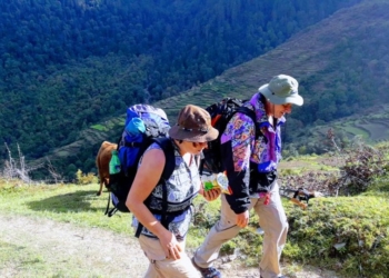 खप्तडमा पर्यटक आगमनमा बृद्धि, खानेबस्नेको सुविधाको अभावमा भ्रमण छोट्याउन बाध्य