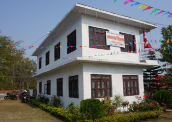 जीवितै छ ‘कम्युन’
