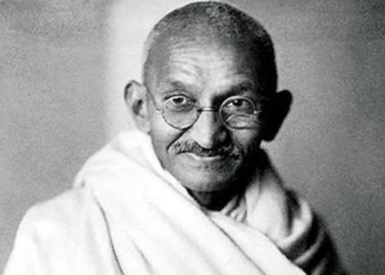 सरकारी कार्यालयबाट महात्मा गान्धीको तस्वीर हटाउन माग, हिन्दू महासभाले भन्यो- देशमा असली आतङ्कको कारण गान्धीवाद