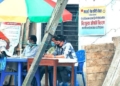 कोरोना विरुद्ध भन्दै प्रमाणिकताविनाका औषधि बाँड्न थालियो, सरकारले नै दियो अनुमति