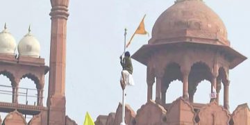 आन्दोलनरत भारतीय किसान दिल्लीको लालकिल्ला छिरे (फोटो फिचर)