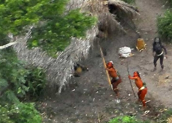 तिनले क्राइस्टसँगै कोरोना पनि ल्याउँदै छन्