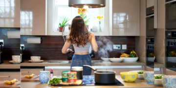 चाडपर्वमा महिलालाई घरभित्रको कामको बोझः मानसिक स्वास्थ्यमा असर