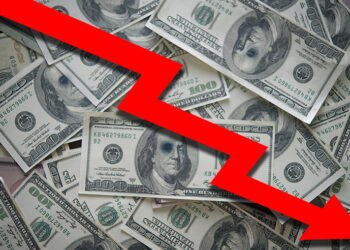 किन घट्दैछ डलर भाउ?