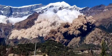 बढ्दो तापक्रमले निम्त्याइरहेको हिमाली बाढीको खतरा